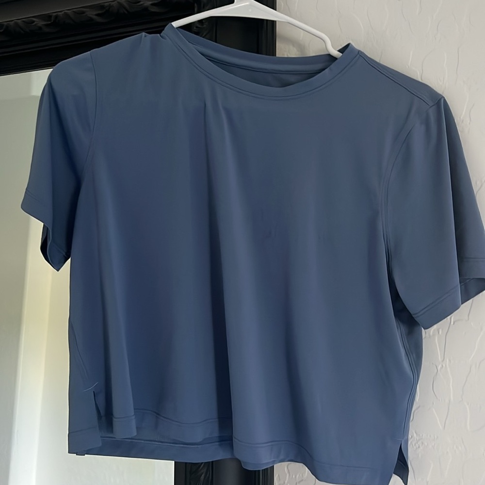 lululemon athletica Women's Crop Top in Slate Blue